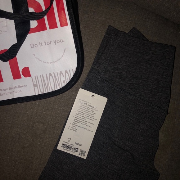 NWT Lululemon Align Crop 21” Heathered Black - Picture 10 of 13